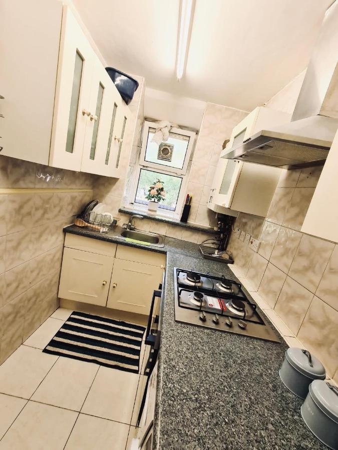 Stunning 3 Bedroom Flat In Stockwell London Exterior foto