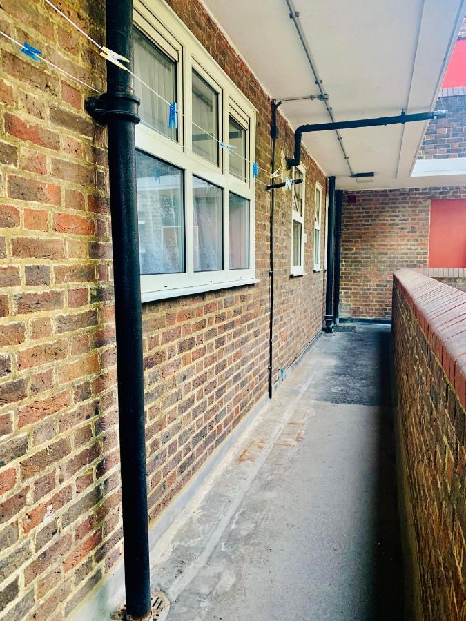 Stunning 3 Bedroom Flat In Stockwell London Exterior foto