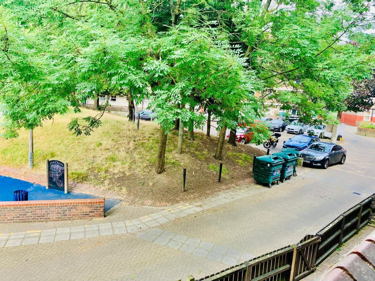 Stunning 3 Bedroom Flat In Stockwell London Exterior foto